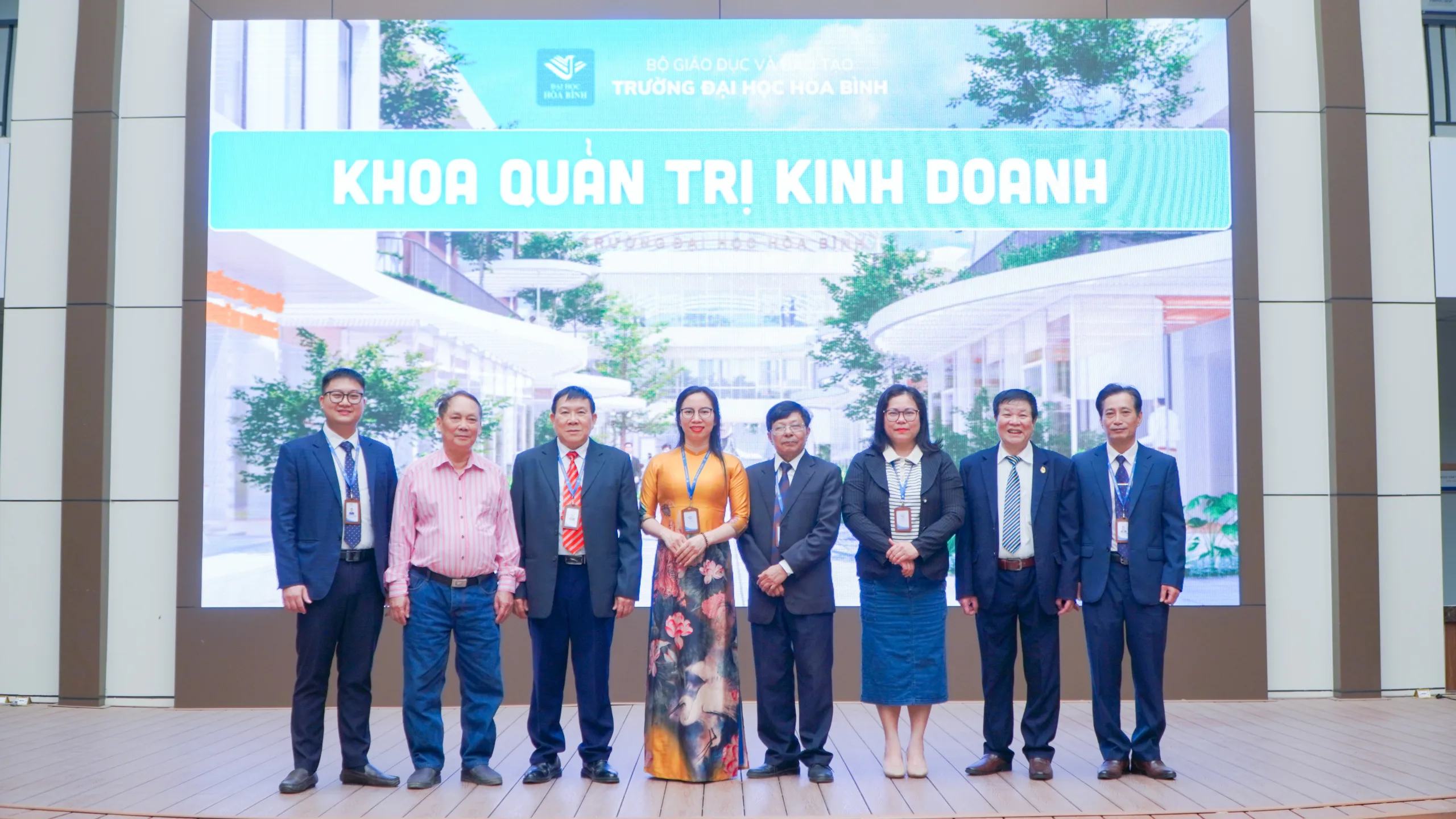 Hình ảnh Khoa Kinh doanh và Logistics - Trường Đại học Hòa Bình Hình ảnh Khoa Kinh doanh và Logistics - Trường Đại học Hòa Bình