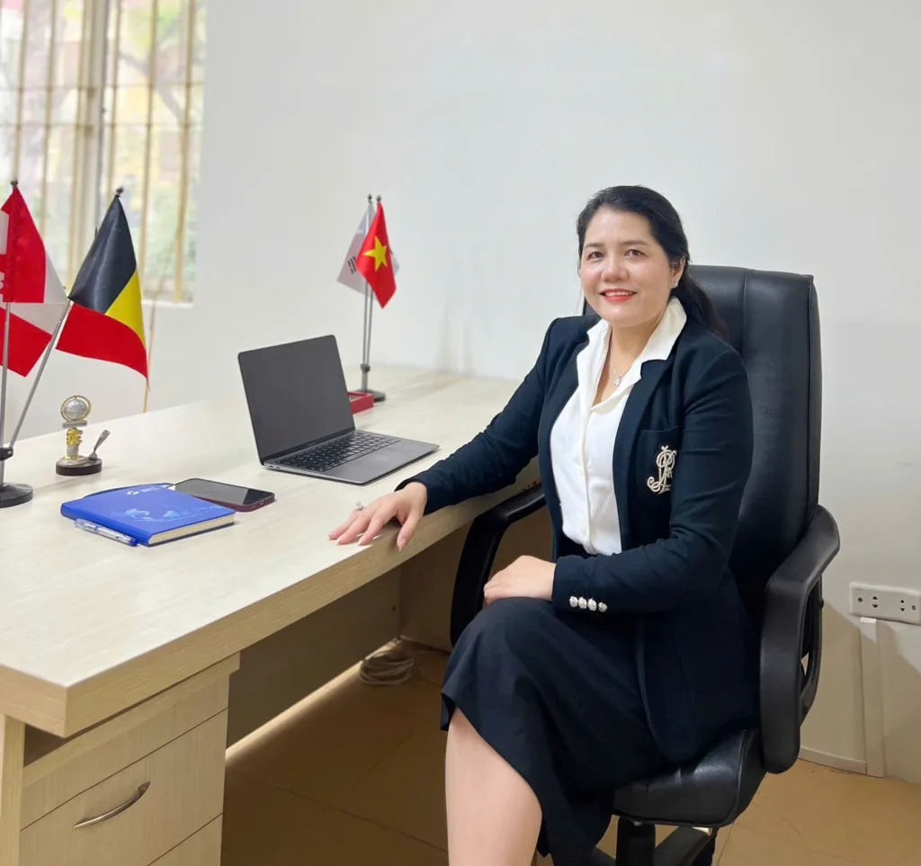 TS. Nguyễn Thị Hạnh - Trưởng Khoa Tiếng Anh