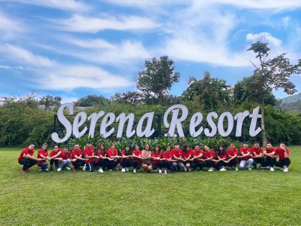 Sinh viên khoa Du lịch và Lữ Hành kiến tập tại Serena Resort Hòa Bình