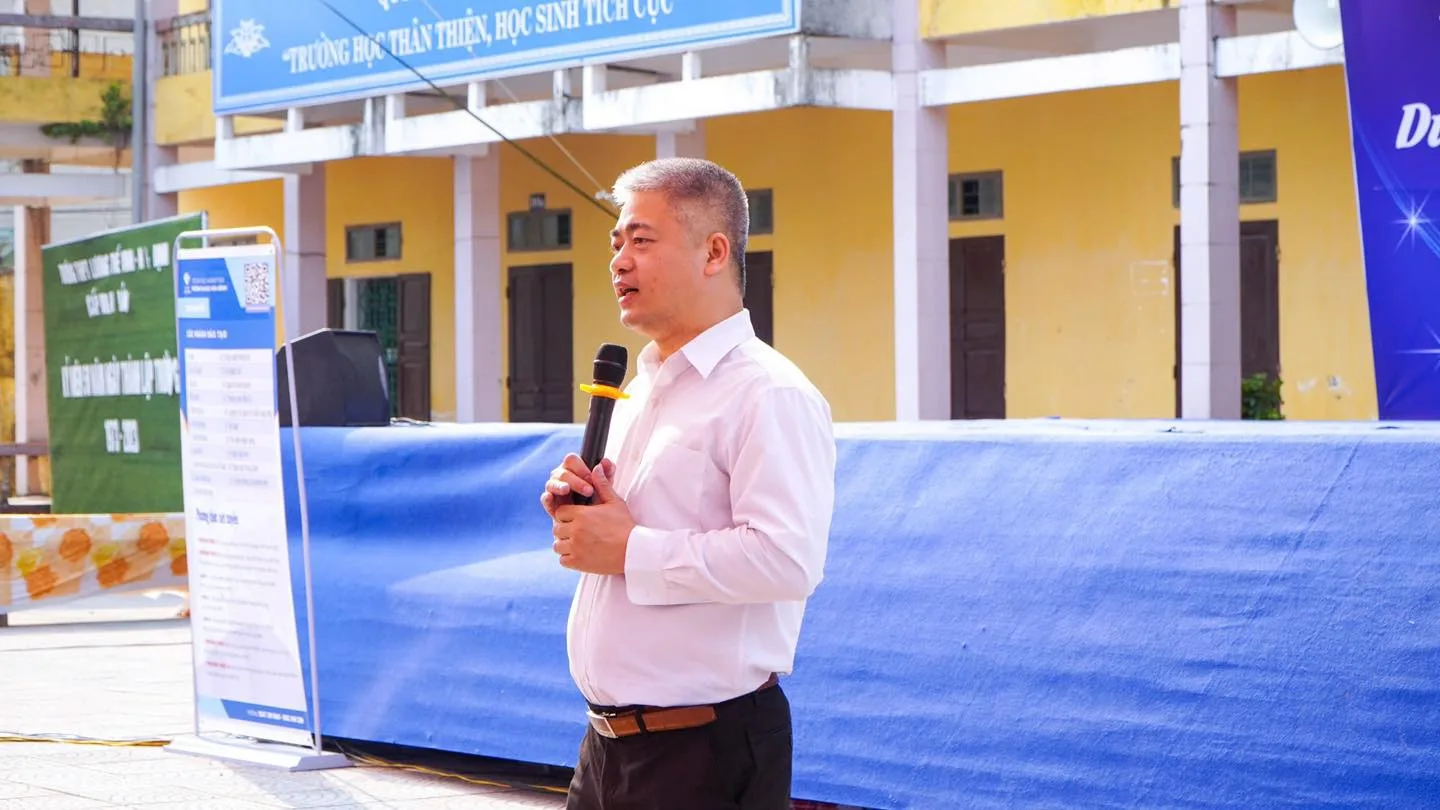 Hình ảnh TS. Nguyễn Thanh Tùng Hình ảnh TS. Nguyễn Thanh Tùng