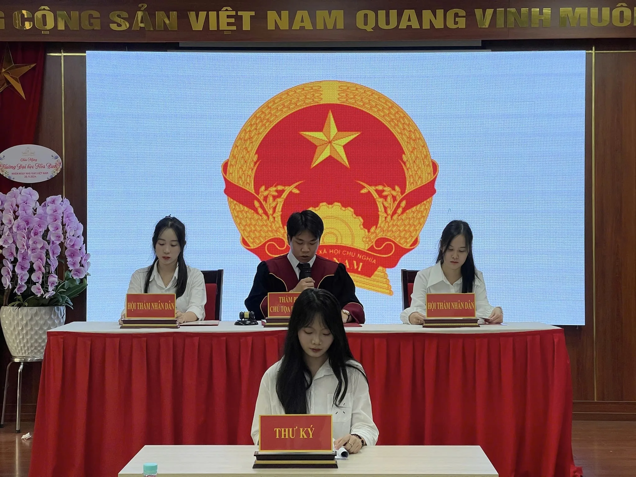 Phiên tòa giả định của sinh viên Trường Đại học Hòa Bình