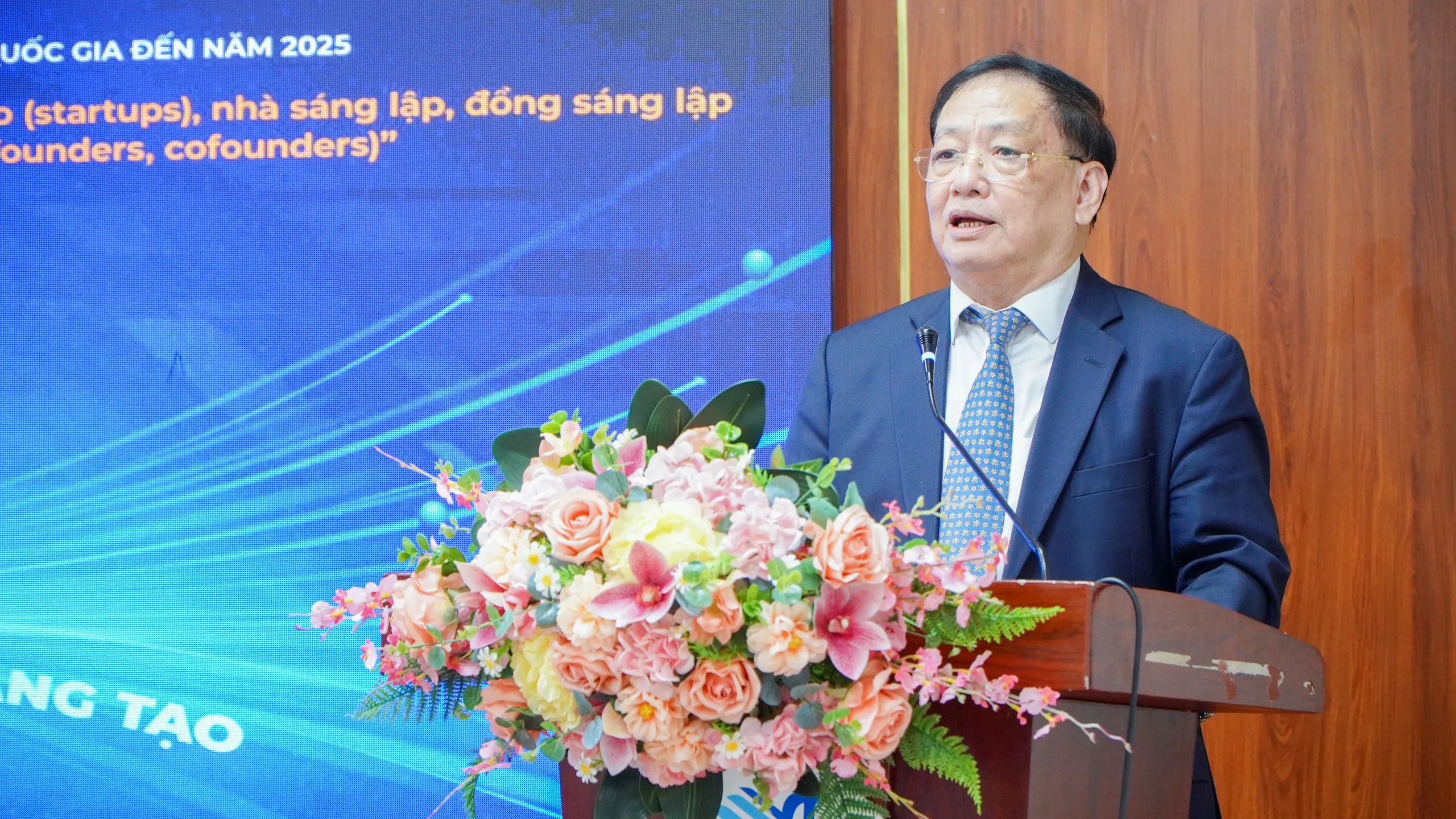 NGND.PGS.TS. Tô Ngọc Hưng phát biểu Khai mạc Lễ Khai giảng khóa đào tạo